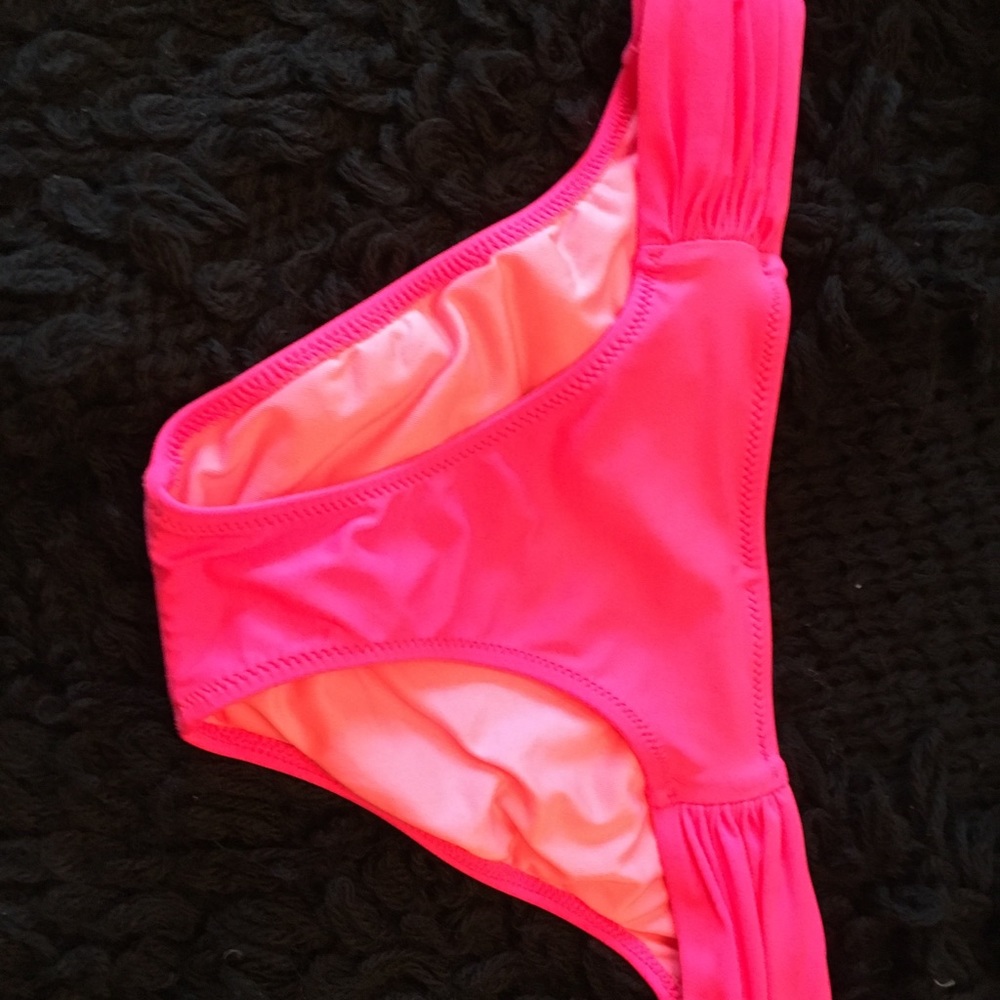 Victoria Secret fringe top bikini in a coral pink - Picture 4 of 8